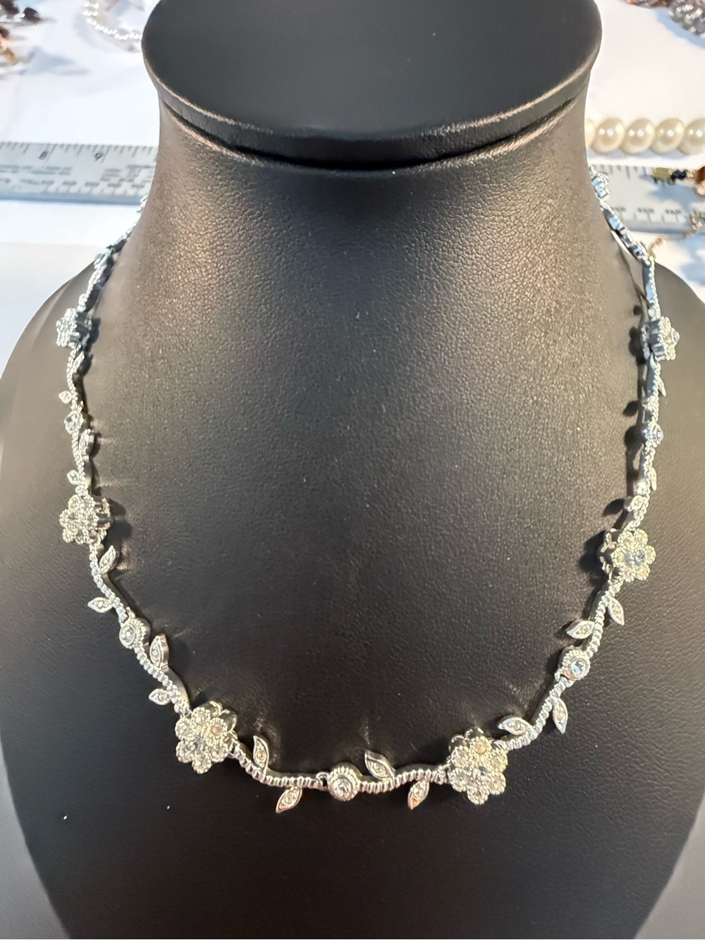 Dainty Silver Floral Crystal Necklace Guc 14” + 2” extension